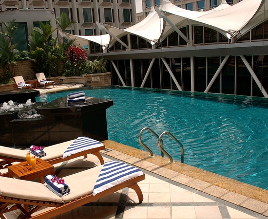 The Falls Peninsula Excelsior Hotel Singapore 